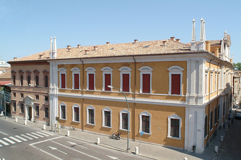 The Documents of the Monte di Pietà di Ferrara in the Archivio di Stato
